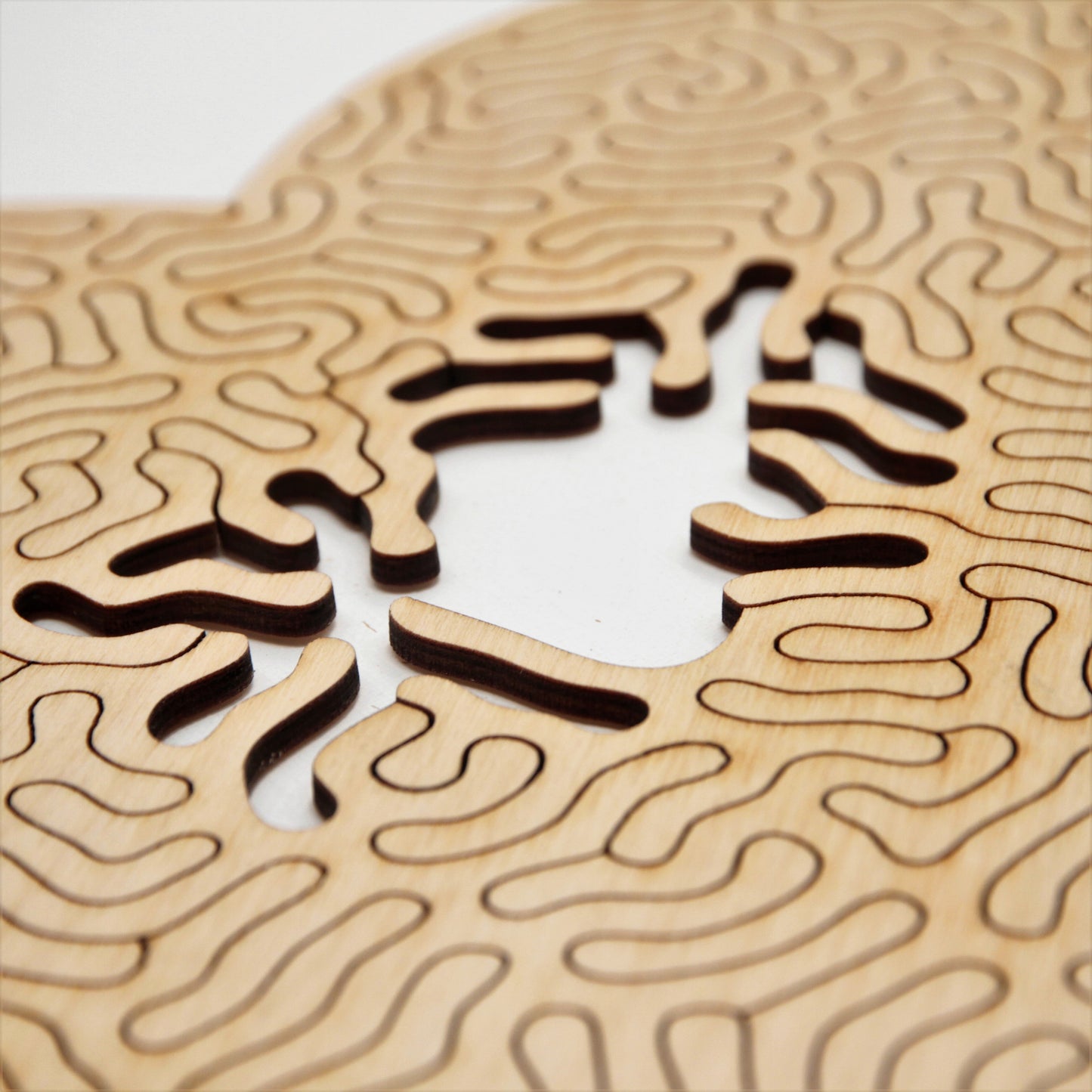 Gebroken Hart L | Houten Puzzel | Entropy serie | 65 stukjes - kaboomlaser